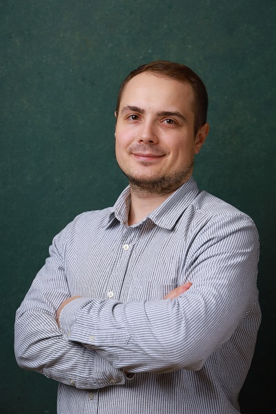 Овсянников Виктор Сергеевич.